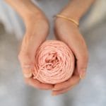 Pelote de laine rose