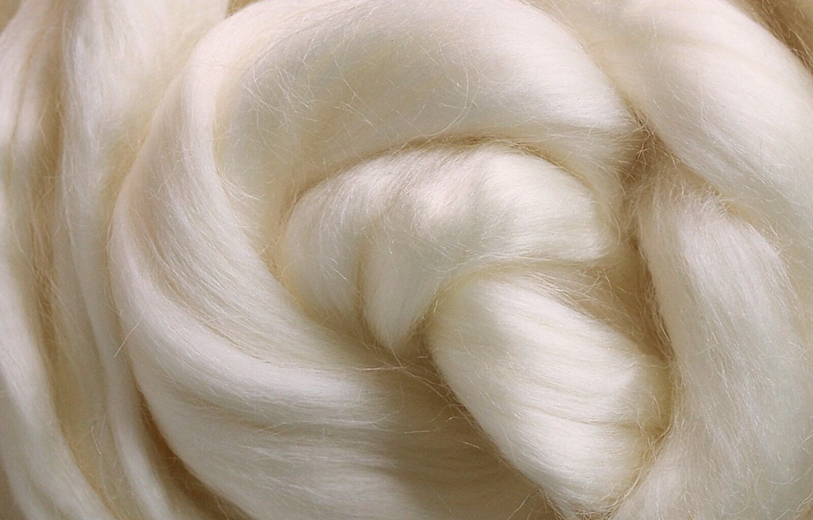 gros-plan-tissu-de-lait-milk-fiber