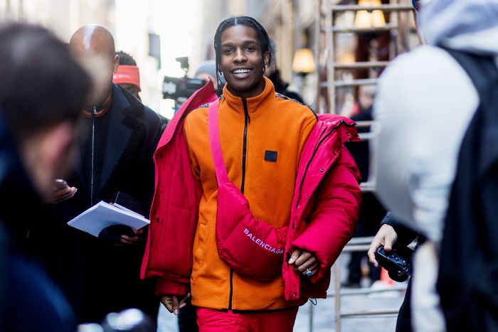 asap-rocky-doudoune-rouge