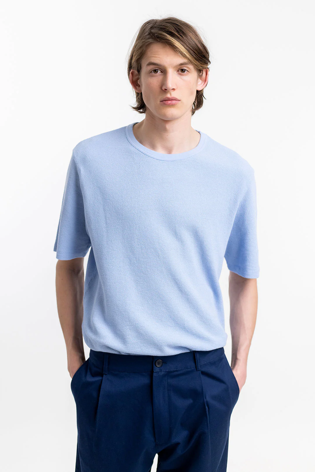 homme-t-shirt-bleu