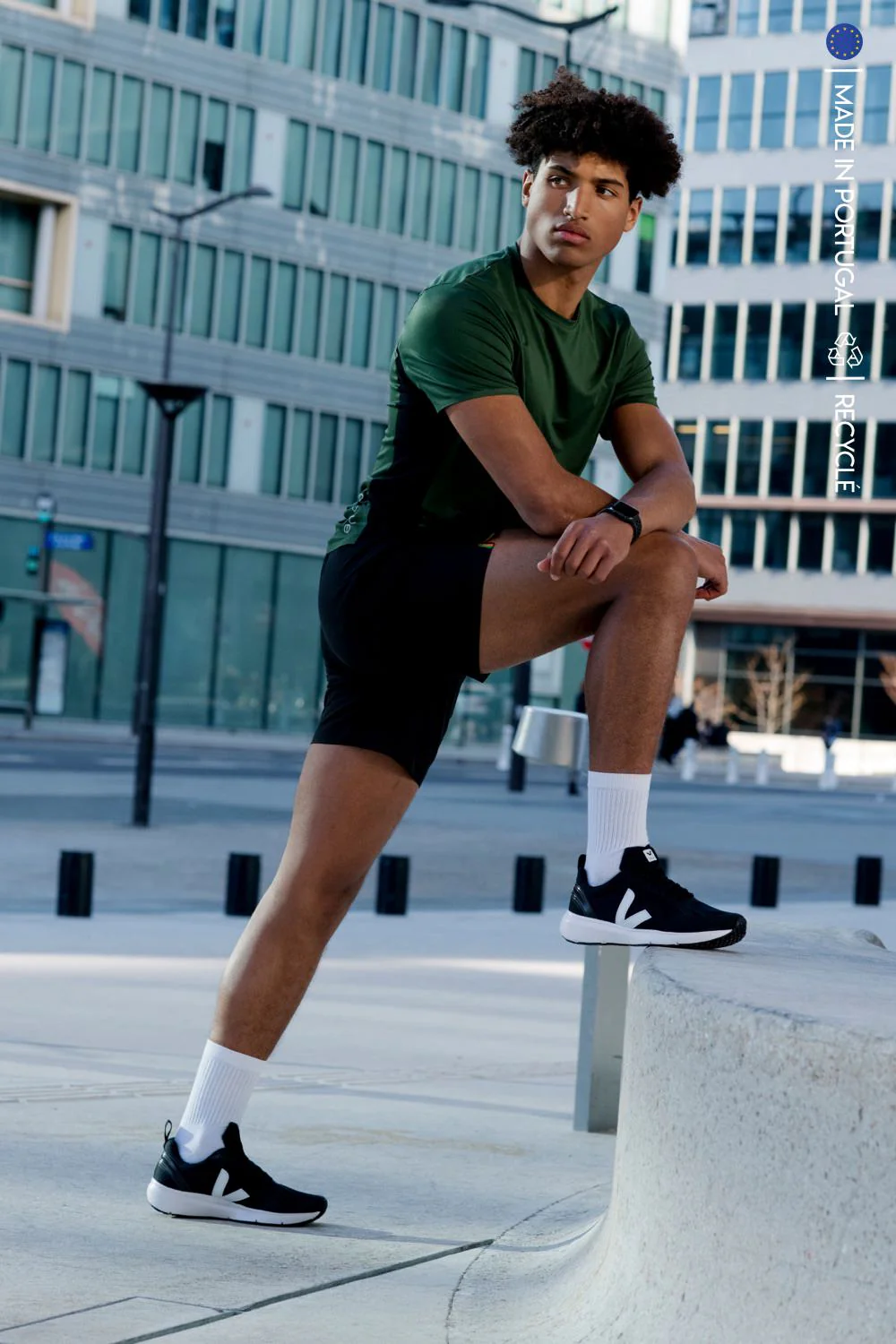 homme-sport-t-shirt-vert