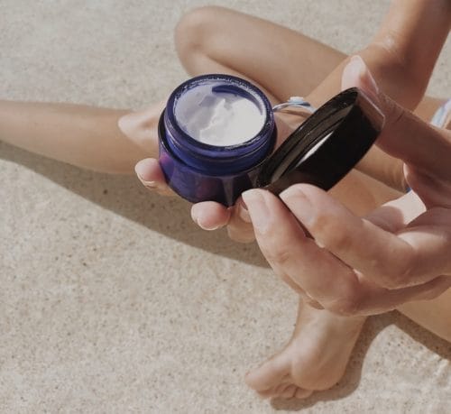 creme-visage-mains