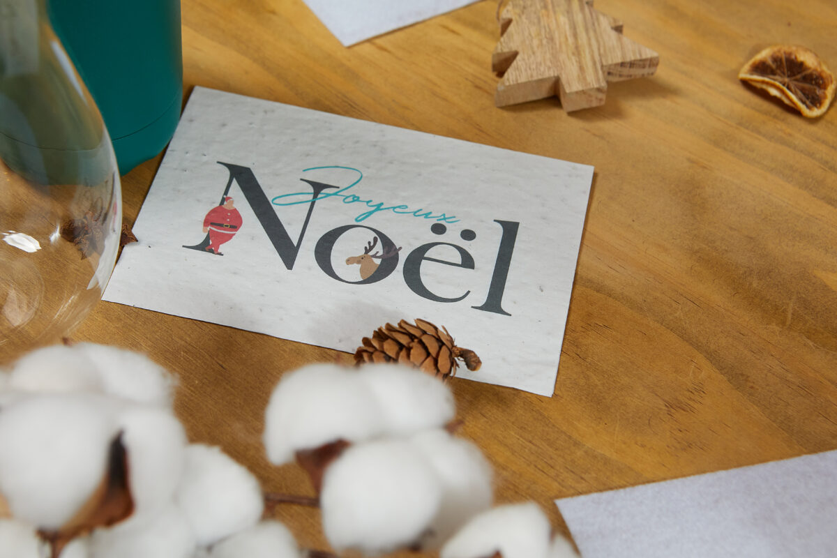 carte-de-noel-sur-table