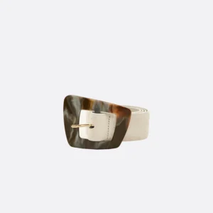 Ceinture blanche avec une boucle marbrée