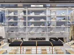 Une boutique de chaussures conçue par Emilieu Studio en favorisant le réemploi de mobiliers et matériaux existant.