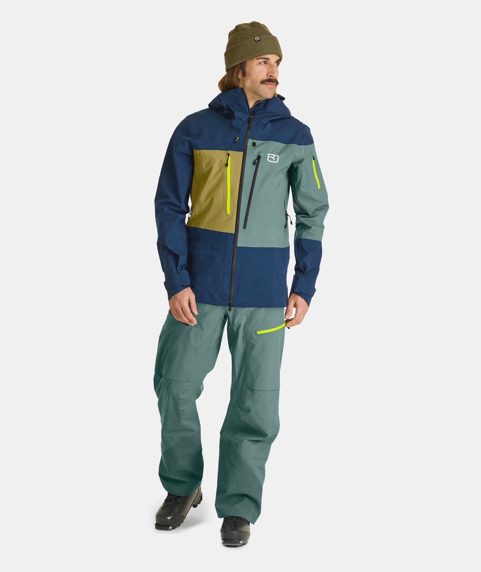 homme-en-tenue-outdoor