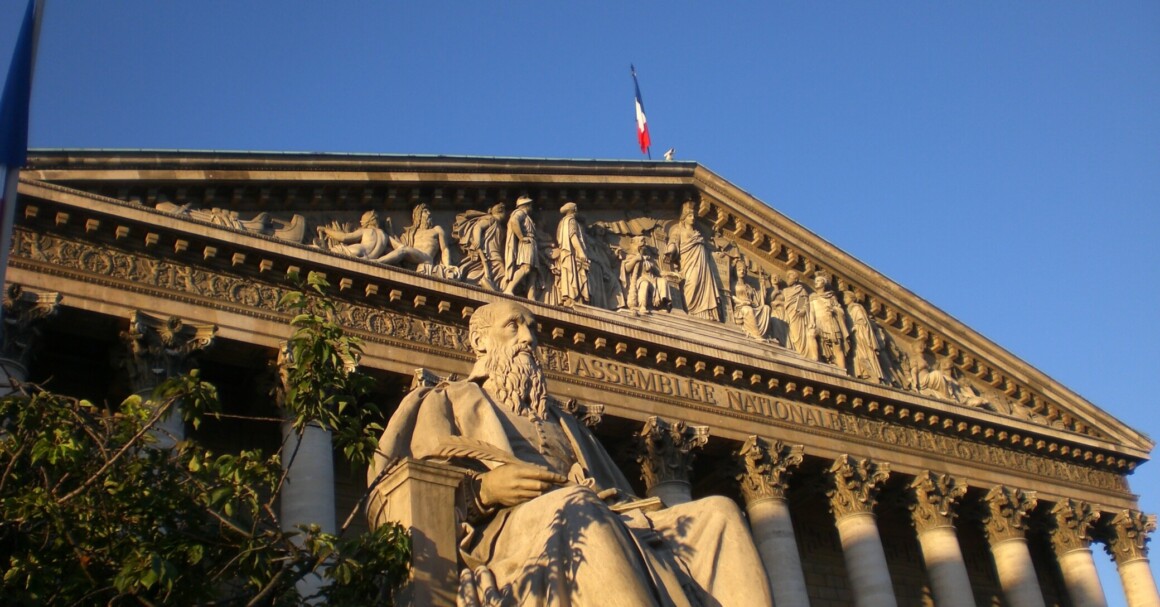La facade du Palais Bourbon à Paris qui abrite l'Assemblée nationale.