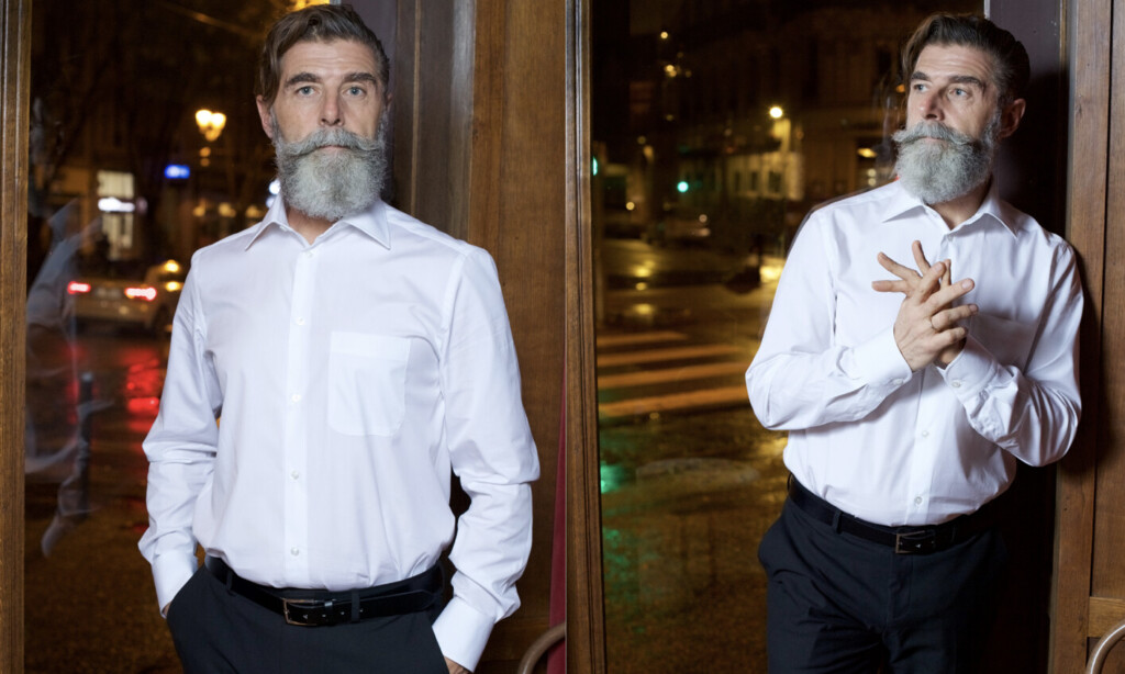 Un mannequin homme porte une chemise blanche des Ateliers Gauthier