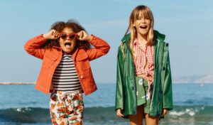 Deux enfants sur une campagne de Smala
