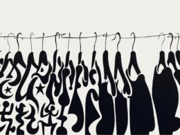 illustration-de-t-shirts-noirs-sur-cintre