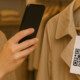 femme-trench-coat-qr-code