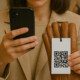 femme-trench-coat-qr-code