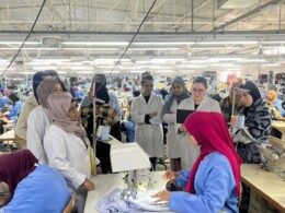 femmes tunisie-voilee usine textile
