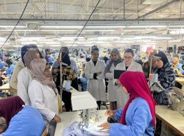 femmes tunisie-voilee usine textile
