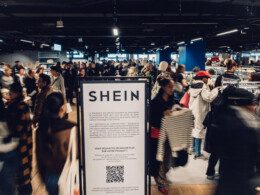 des-clients-dans-un-magasin-shein