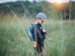 petit-garcon-casquette