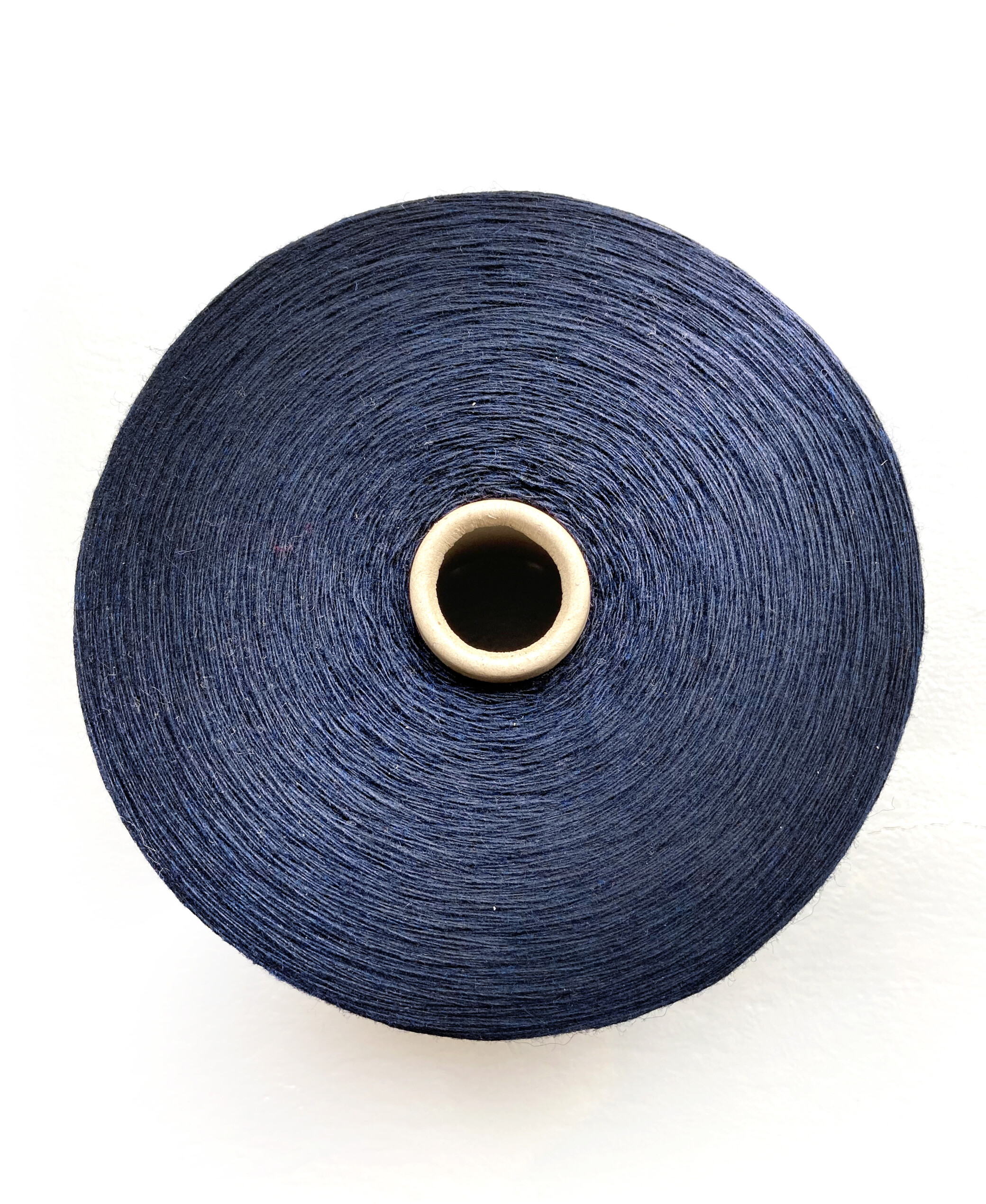 une bobine de fil recyclé en boucle fermée