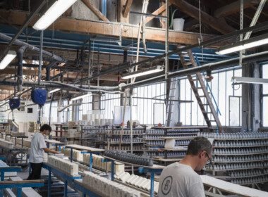 chaine-de-production-de-l-usine-revol